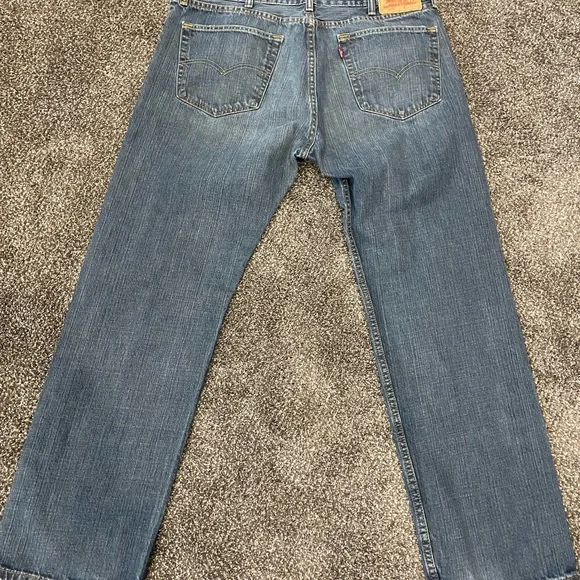 Levi's 505 38 x 32 Men's Straight Blue Jeans - Picture 2 of 3